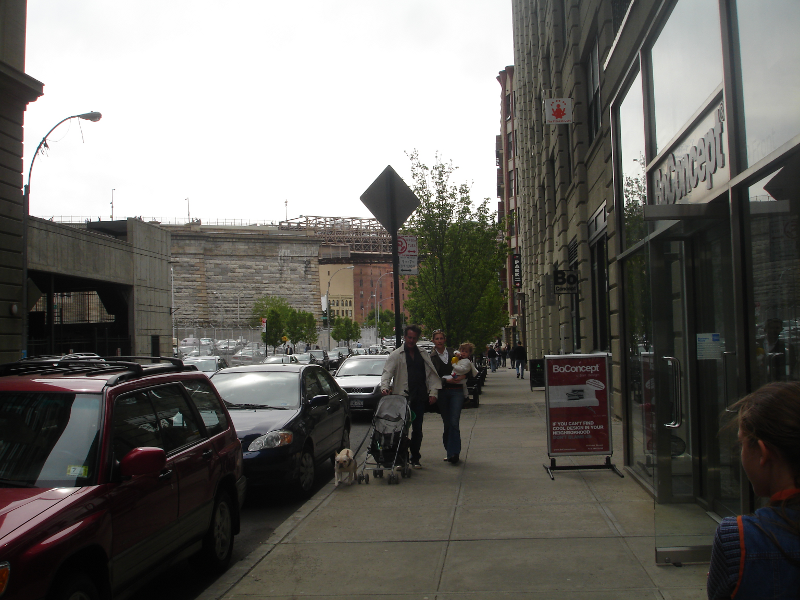 Dumbo between the Manhattan and Brooklyn Bridges